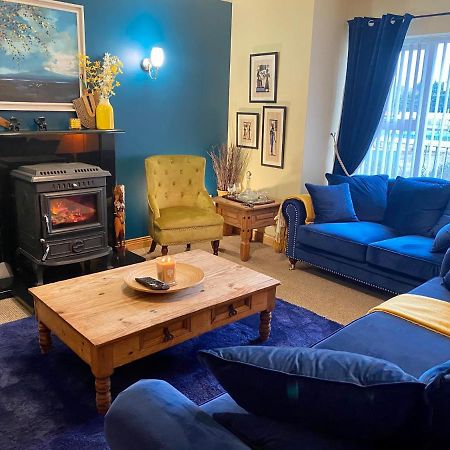 3 Bedroom House Located In Centre Of Carndonagh Exterior photo